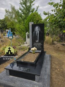 Monument premium din granit cu montare